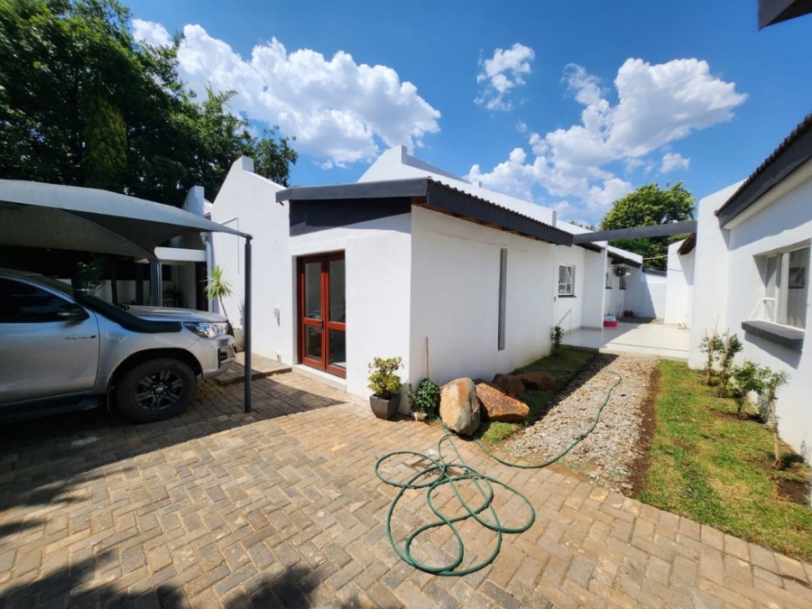 4 Bedroom Property for Sale in Mooivallei Park North West